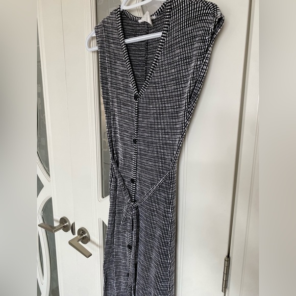 Dress - Picture 4 of 5